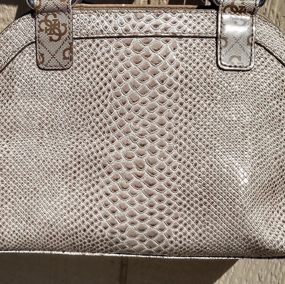 Purse - Picture 2 of 3